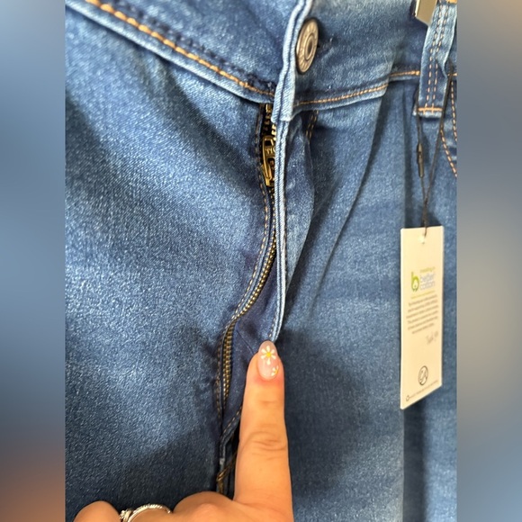 Curve Appeal NWT plus size 24W Lillian denim capri 21” inseam jean - Picture 4 of 11